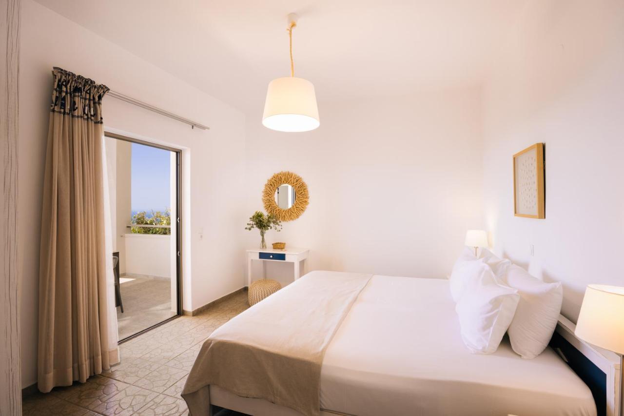 Villa Stella Suites Плакиас Экстерьер фото