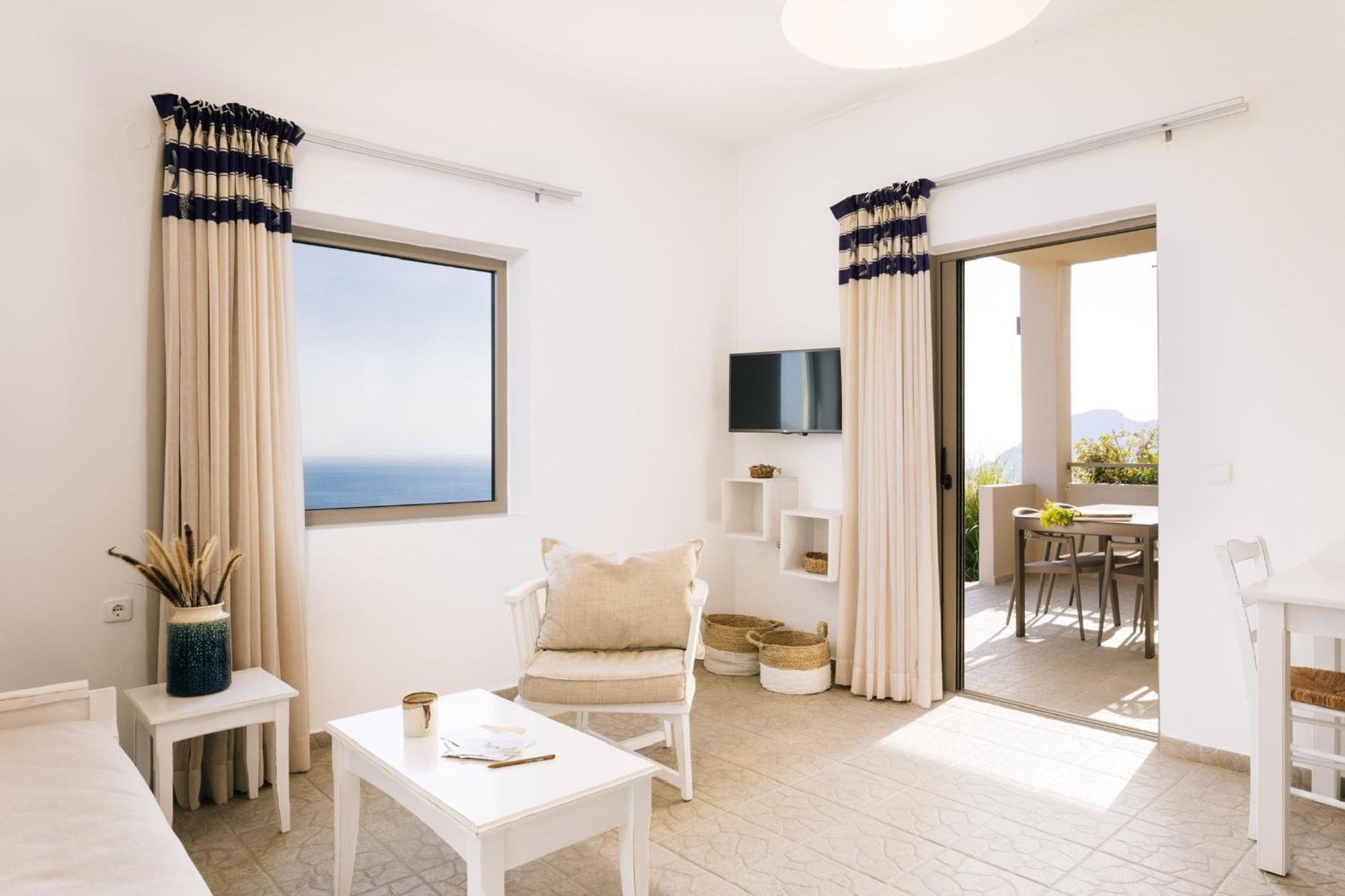 Villa Stella Suites Плакиас Экстерьер фото