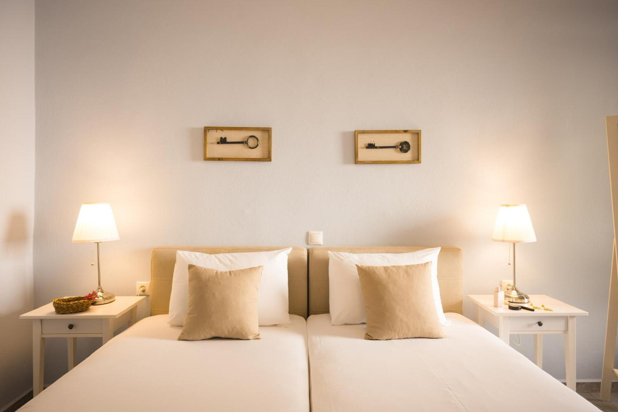 Villa Stella Suites Плакиас Экстерьер фото